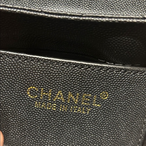 Chanel Elegant Black Quilted Crossbody Bag with Gold Chain - VIP Gift - Picture 6 of 11